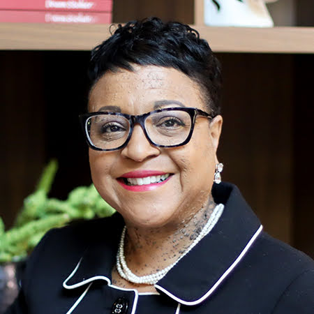 picture of Linda Alexander